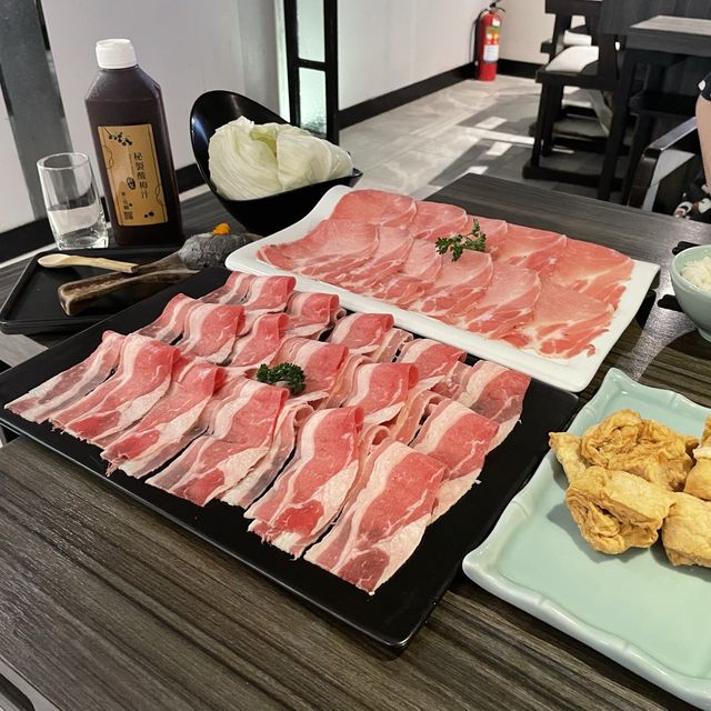 王品集團麻辣鍋必吃！青花驕 好吃😋麻辣 湯頭可喝！鴨血、豆腐吃到飽！