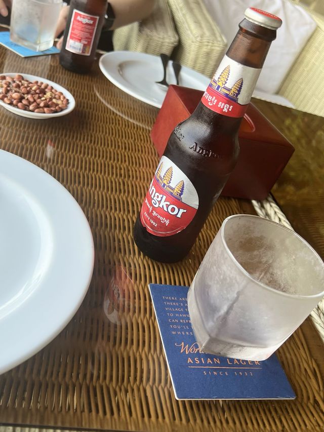 【カンボジア/プノンペン】暑い南国で飲む冷えた〇〇ほど美味しい飲み物はない！川沿いのテラスレストラン🍴