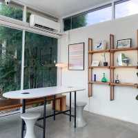 FLAT CAFE - คาเฟ่น้องใหม่ใกล้สนามบิน 🧡