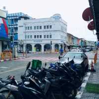 หมูสะเต๊ะ..จี้แดง..แยกแถวน้ำ..กินดีนะคุณ