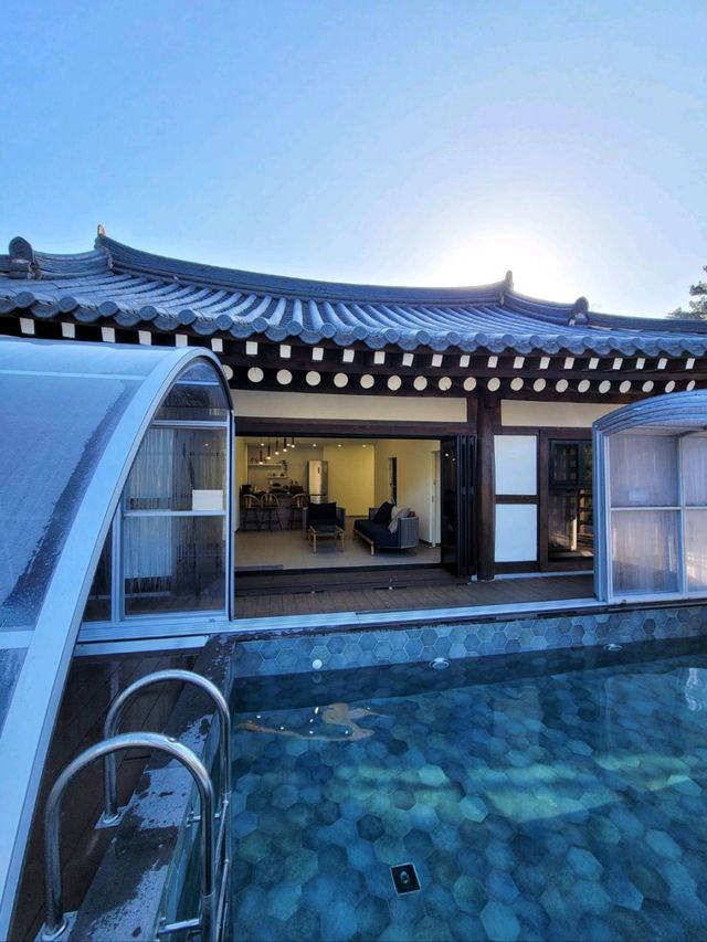 한옥의 멋스러움과 세련미가 공존하는 하동 콜라니티다🏠