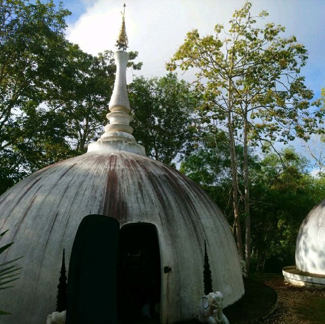 อาคารทรงแปลกตา@บ้านดำ