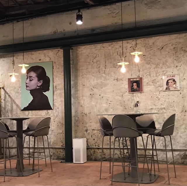 오드리 헵번 감성카페 카페 1953위드 오드리 