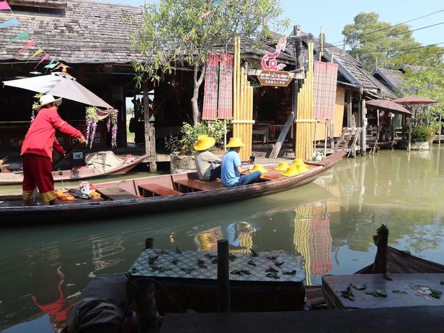ตลาดน้ำ 4 ภาค พัทยา