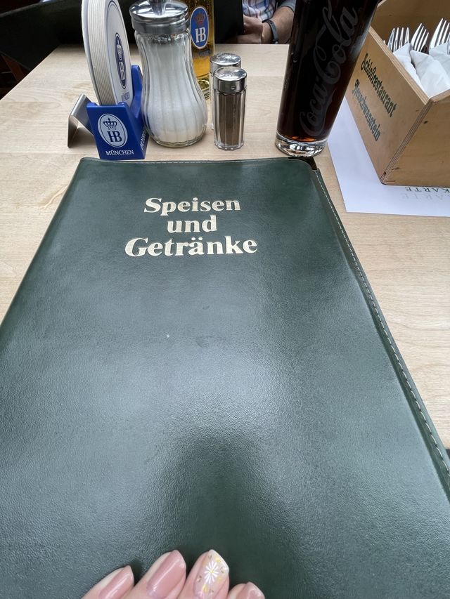 Speisen und Getränke