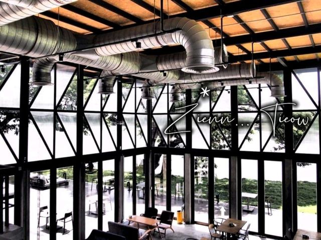 นอนหรู อยู่สบาย ดีไซน์เก๋@Cross River Kwai Resort