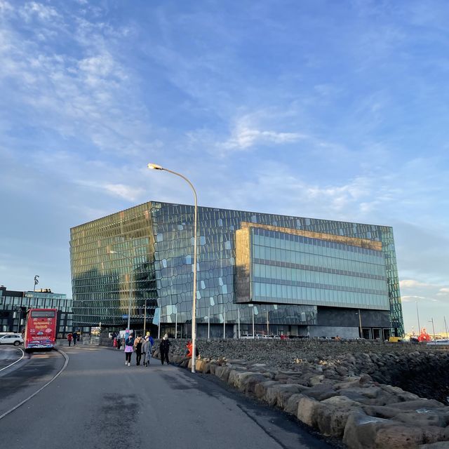 🇮🇸冰島遊記 Harpa ~ 獨特的蜂窩狀玻璃文化地標