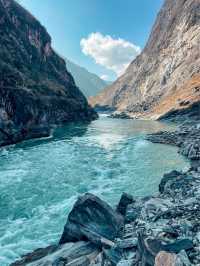 Winter Blue at Tiger Leaping Gorge 