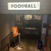 隱藏喺酒店地庫嘅型格美食廣場