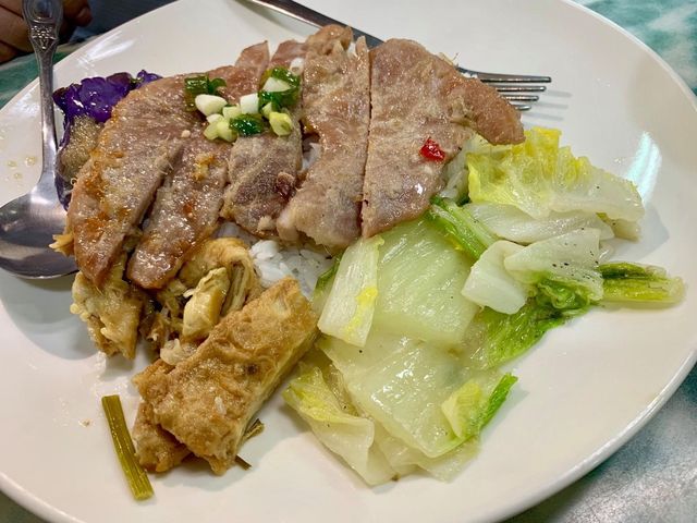士林夜市裡面的人氣越南料理｜越南祥記美食