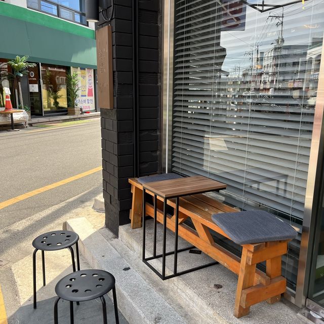 로스팅한 원두향이 가득한 커피 맛집, 황실로스터스