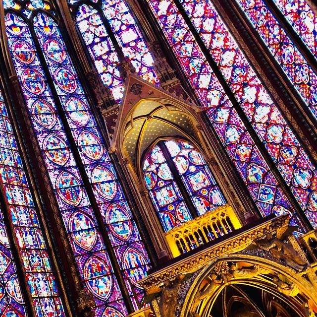 【Paris】Paris最古のステンドグラスが圧巻！一度は是非見てほしいchapel！