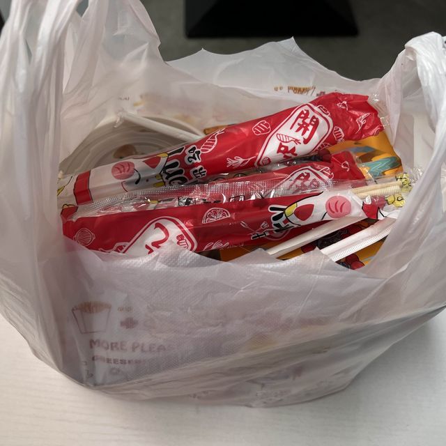 味道吸引的韓式炸雞小店