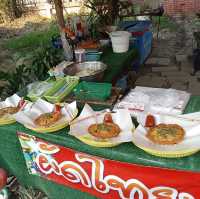 ผัดไทย หอยทอด ร้านเด็ด ย่านตลาดนัดนาวัง
