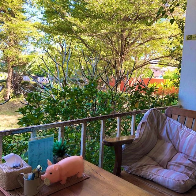 Coffee by the Garden☕️🌿