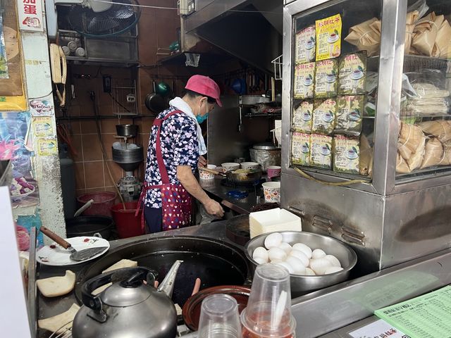 花蓮市早餐推薦｜黎明紅茶，早上來個紅茶與小西點太幸福了