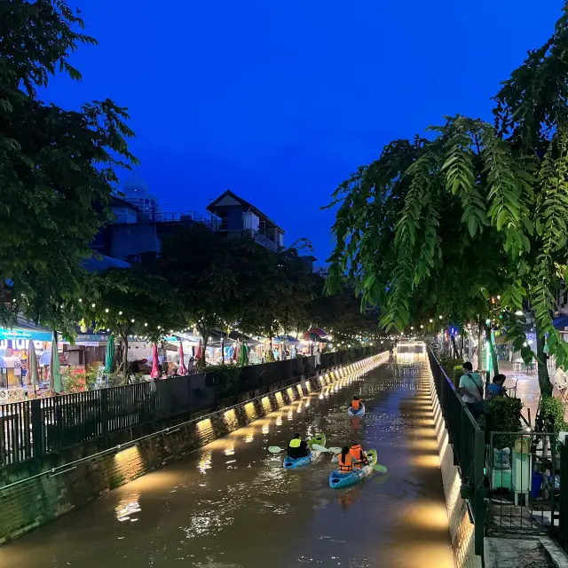 ong Ang canal near Sam yot mrt bangkok
