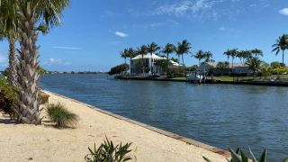 Wonderfull Park near sea in Florida