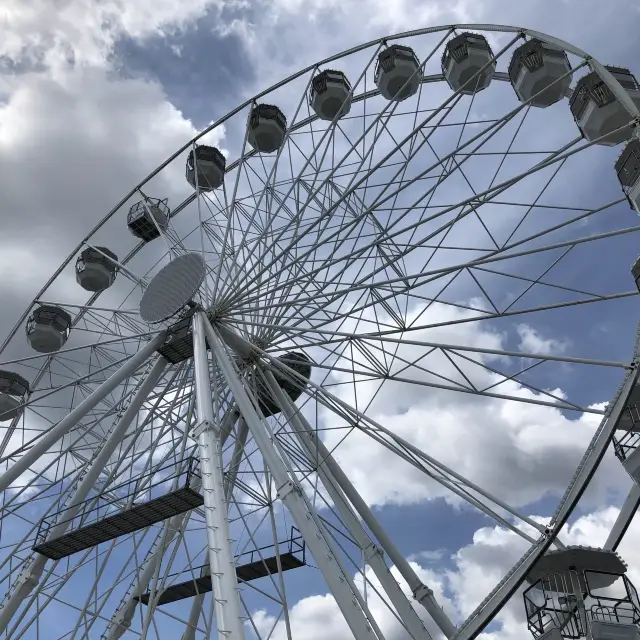 본머스 해변가를 한 눈에 담을 수 있는 해변 대관람차🎡