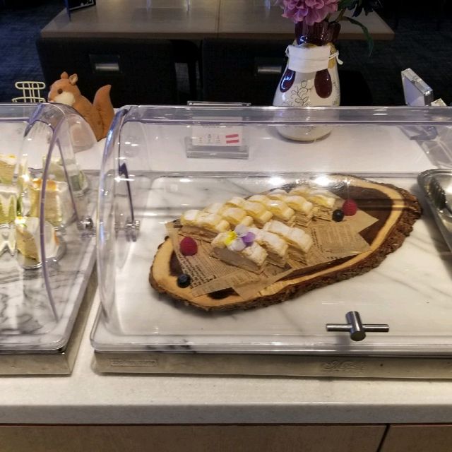 たまには贅沢なブッフェも🍽️🌃【スカイレストラン　エトワール】