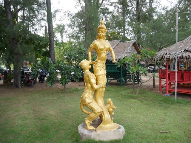 หาดปึกเตียน เงียบสงบ ใกล้กรุงเทพ  
