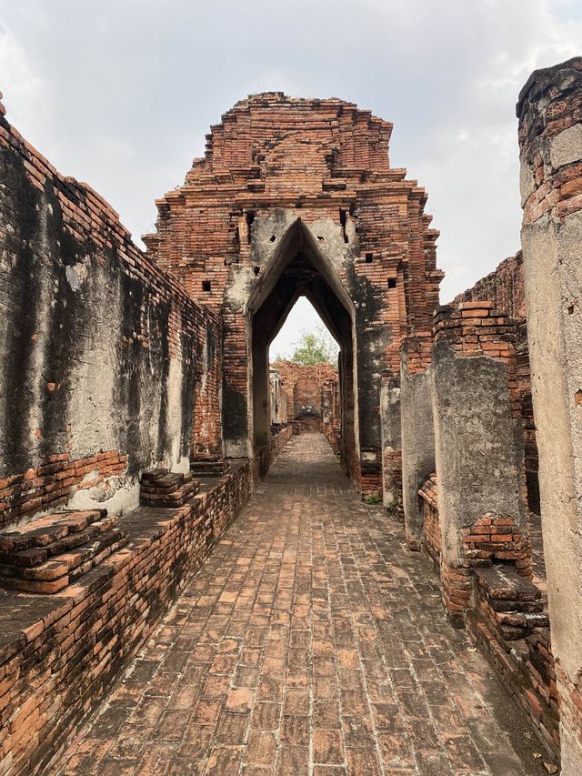โบราณสถาน ปราสาทนครหลวง 
