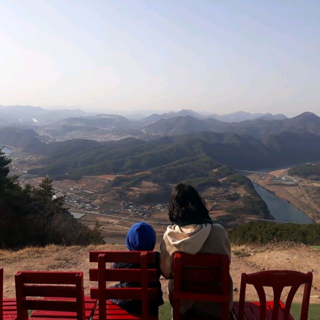 하늘과 맞닿은 단양 까페산