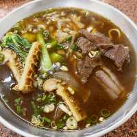 山東牛肉麵｜路過走過不能錯過的在地人吃的麵店