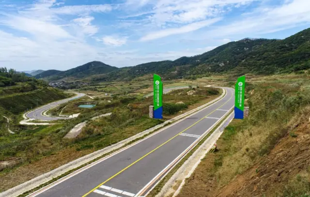 May Romance: Weihai Qianli Mountain and Sea Self-driving Tourist Road