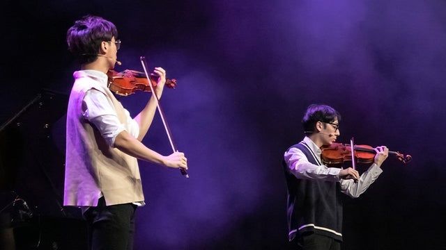 TwoSet Violin World Tour 2023/24 2023 (Los Angeles) | Orpheum Theatre