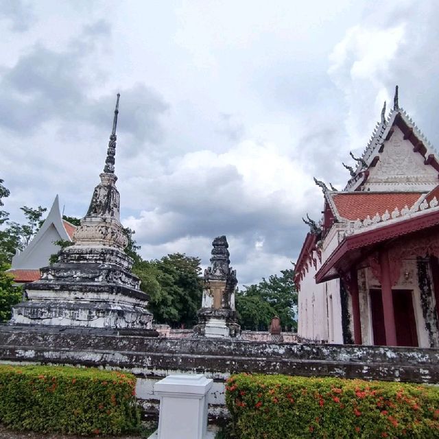 พุทธสถานเชิงท่า – หน้าโบสถ์ โบราณสถาน จ.นนทบุรี