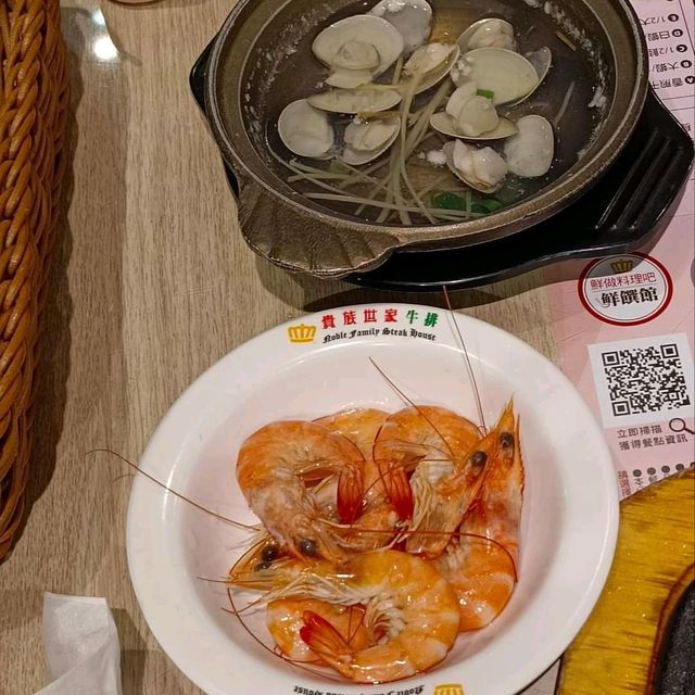 【新莊吃到飽】貴族世家體育館店，自助吧大進步的平價牛排吃到飽！