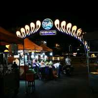 Have fresh seafood at Son Tra Night Market 