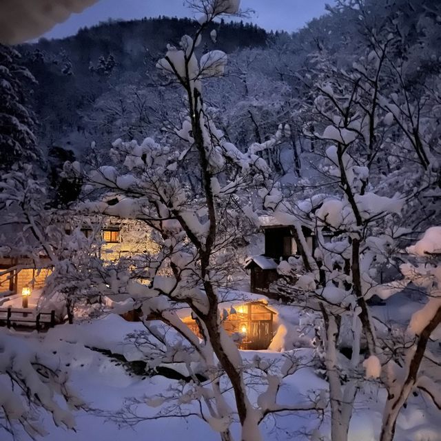 초연결시대 단절체험, 아오니 온천