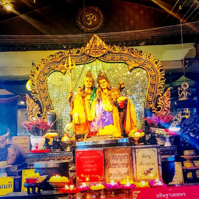 ปีใหม่นี้ มามูกันนนที่ศาลพระพิฆเนศ สี่เเยกห้วยขวาง