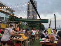 曼谷（昭拍耶河）觀賞河景食自助餐泰式火鍋「Yang Noey Saphan Phut」