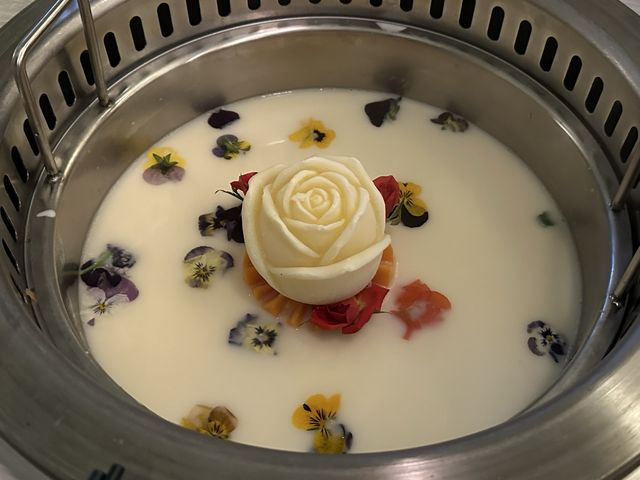 食在銅鑼灣 | 香江花月 | 打卡最強組合牛乳玫瑰鍋加香江拼