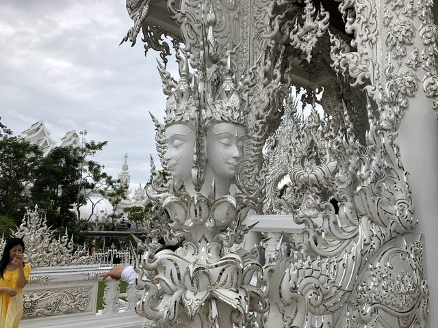 Wat Rong Khun - White Temple