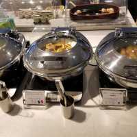 たまには贅沢なブッフェも🍽️🌃【スカイレストラン　エトワール】