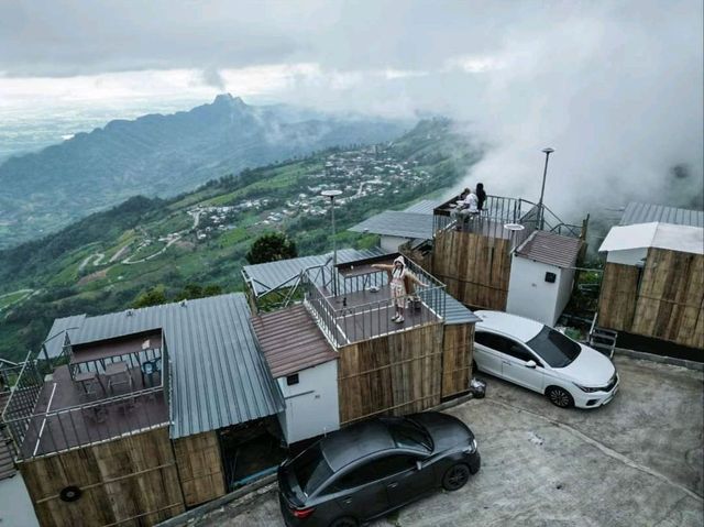 พักติดผา ชมวิวหมอก นอนแช่อ่าง กินหมูกระทะลอยฟ้า⛰️