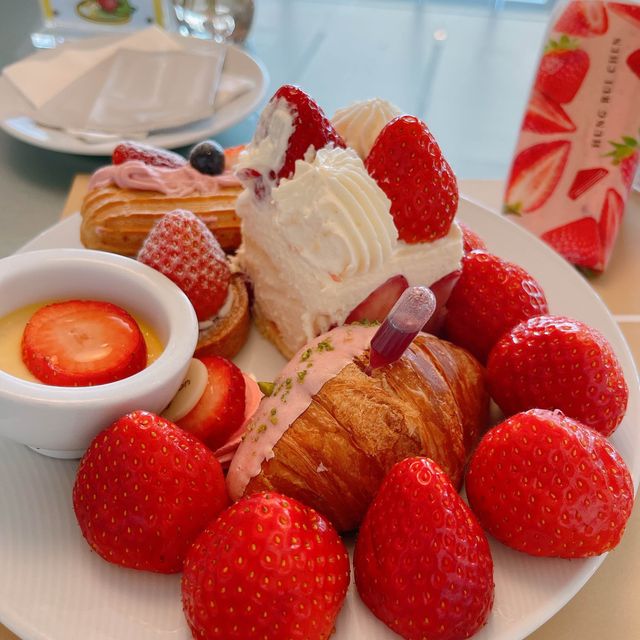 겨울에 🍓딸기뷔폐는 서울 용산 드래곤시티the26!