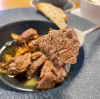 推薦食肉獸必嗌既慢煮牛肩肉闊條麵