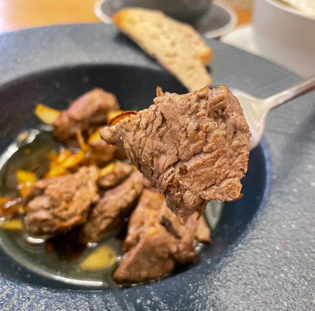 推薦食肉獸必嗌既慢煮牛肩肉闊條麵