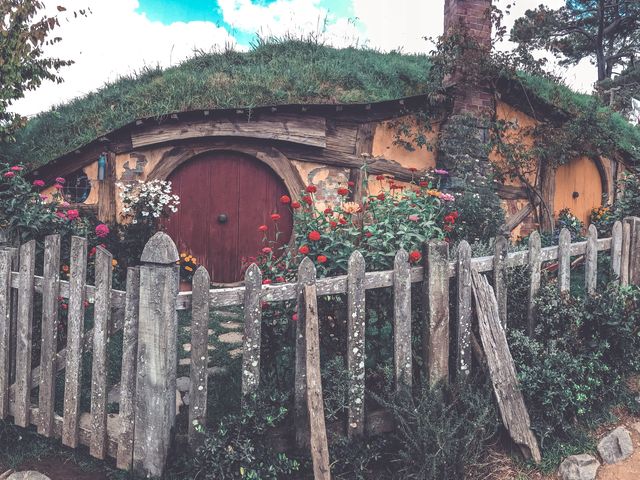 Enter the magical world of The Hobbits ✨