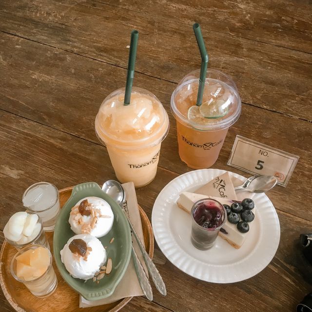 คาเฟ่ริมน้ำ ฉะเชิงเทรา ☕️🥛🫗🍹🎂🍰🧁