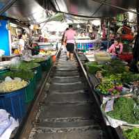 タイのメークロン市場🇹🇭