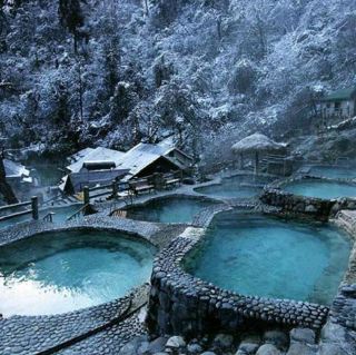 hailuogou tourism https://ak-d.tripcdn.com/images/1i66h120009bsc4285A50.jpg?proc=source/trip