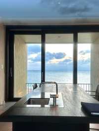 Okinawa vacation | Want to see the sea? Stay at Rainbow Night Noah on the coastline.