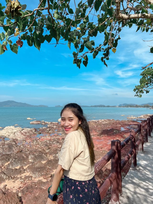เดินย้อนเวลาไปรับลม ชมวิวที่สะพานข้ามกาลเวลา