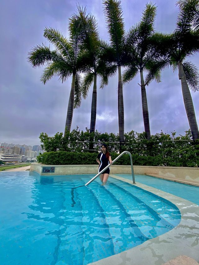 a day at the pool side 